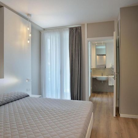 Embassy Hotel & Spa カットーリカ エクステリア 写真