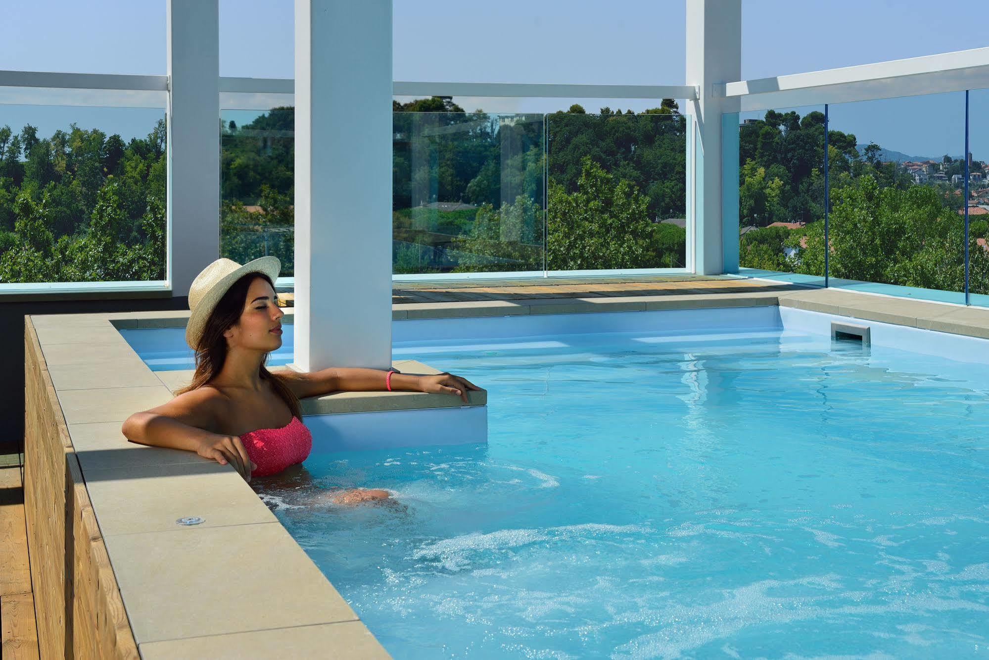 Embassy Hotel & Spa カットーリカ エクステリア 写真