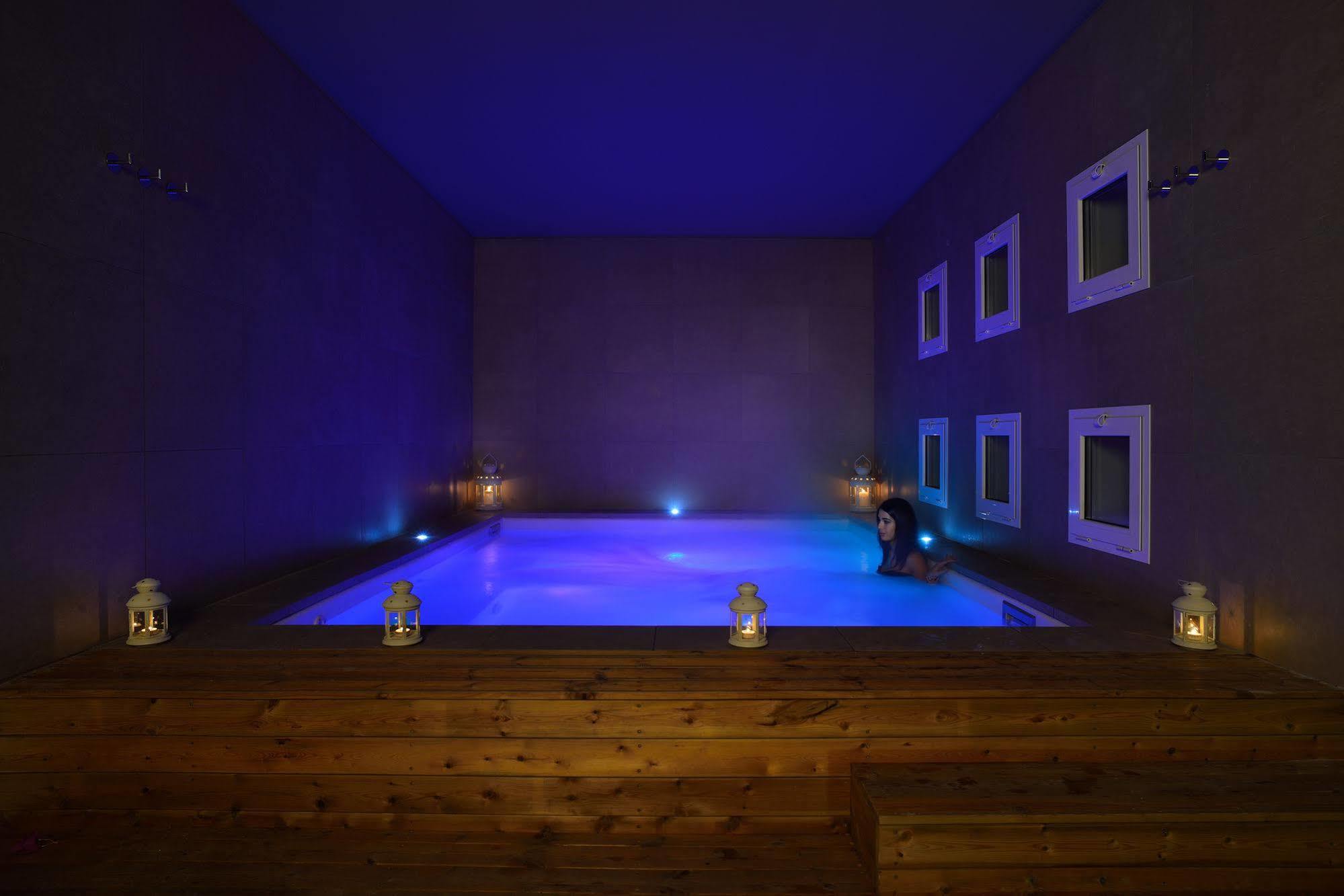 Embassy Hotel & Spa カットーリカ エクステリア 写真